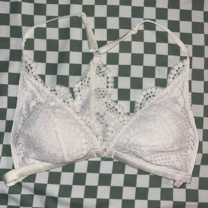 Lightly padded women’s Victoria’s Secret lace bralette size M